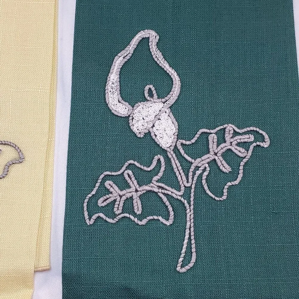 Vintage Calla lily flower Linen Embroidered Tea Towels Yellow & Green Set Of 2